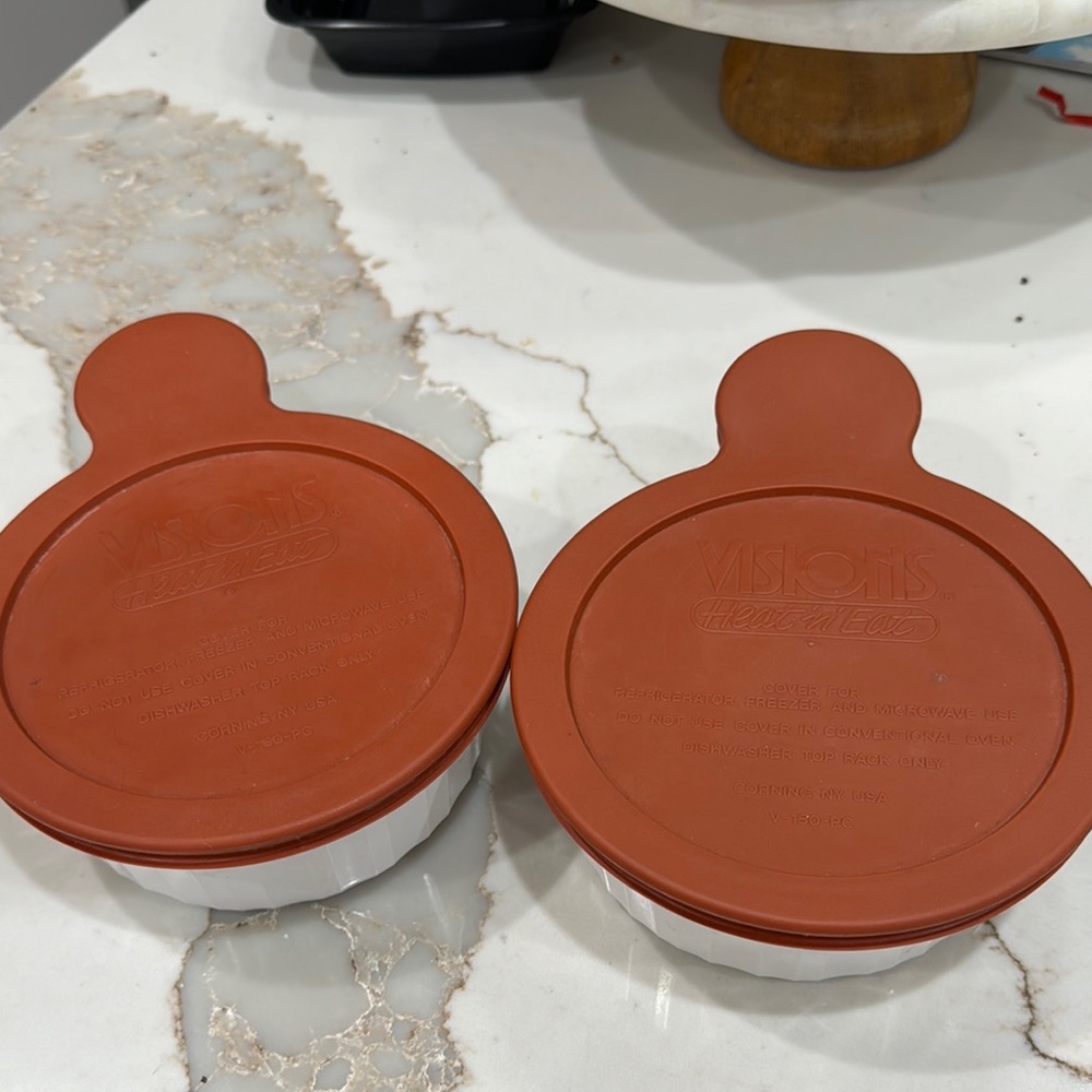 2 Lot of White French Corning Ware F-16-B 500 ml w/ V-150-PC Orange Lid